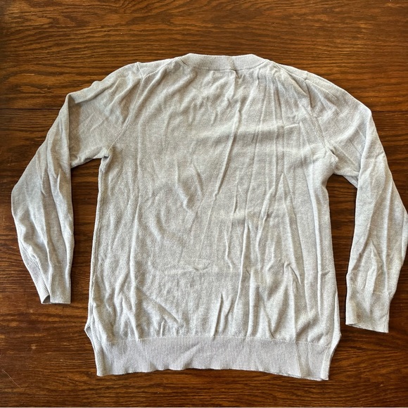 Sweater - Picture 4 of 9